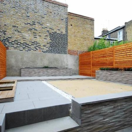 Quintessential Town House Close To Central Londen Buitenkant foto
