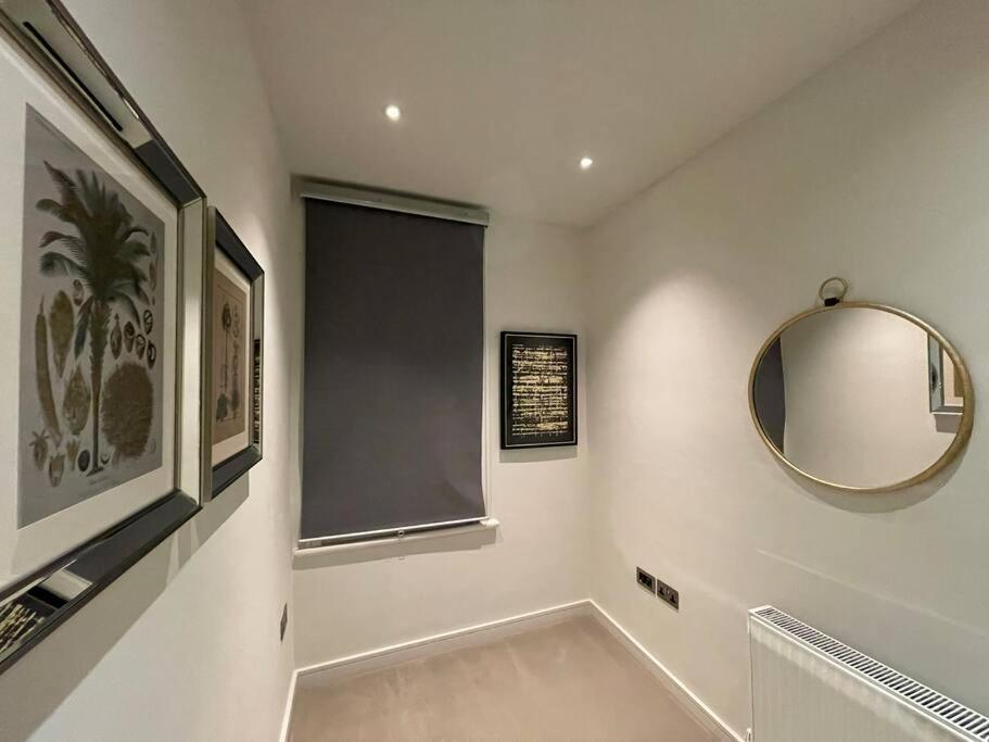 Quintessential Town House Close To Central Londen Buitenkant foto
