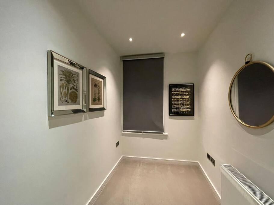 Quintessential Town House Close To Central Londen Buitenkant foto