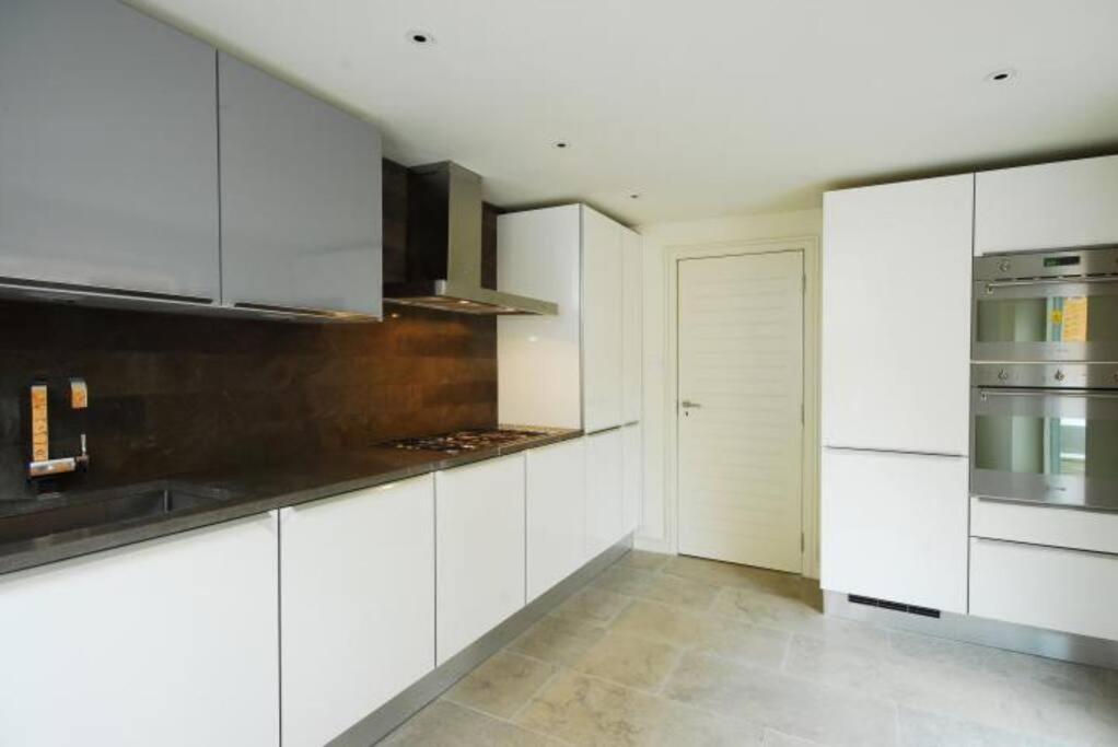Quintessential Town House Close To Central Londen Buitenkant foto